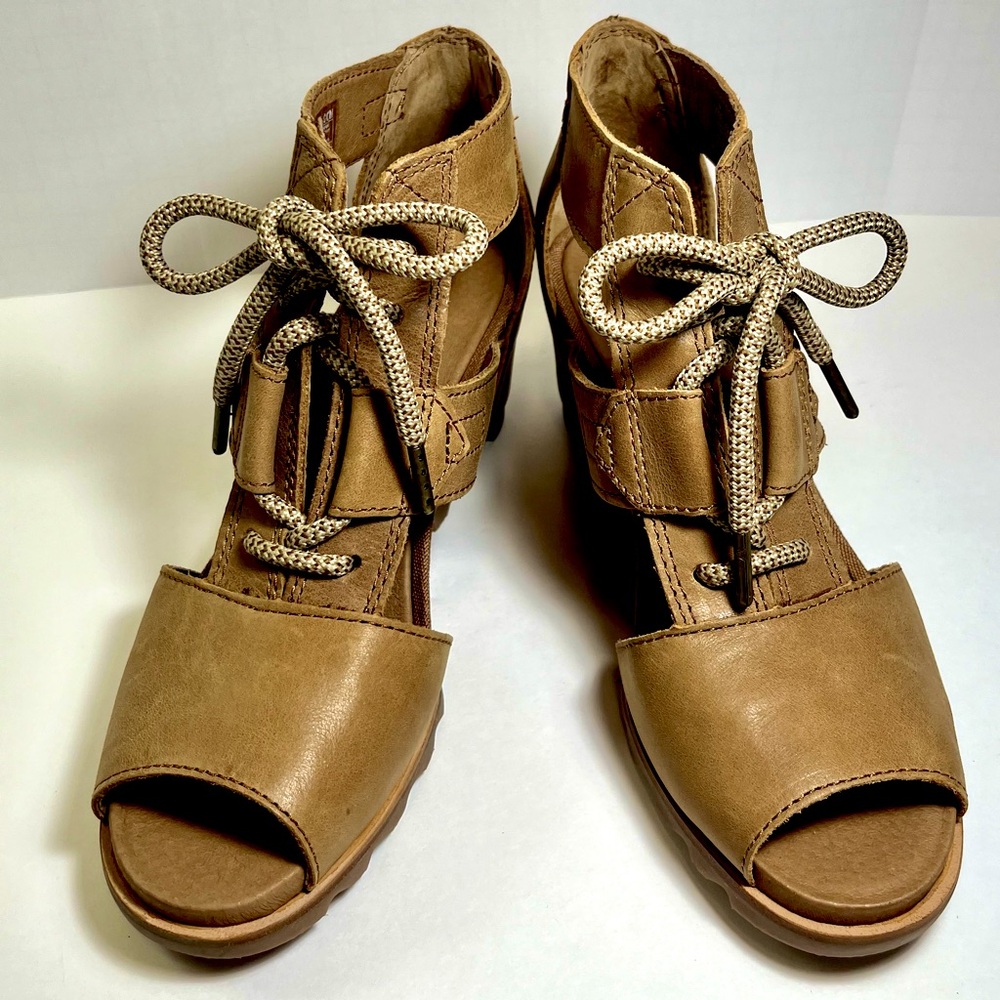 Sorel Joanie II Lace Up Wedge Sandals, size 8.5